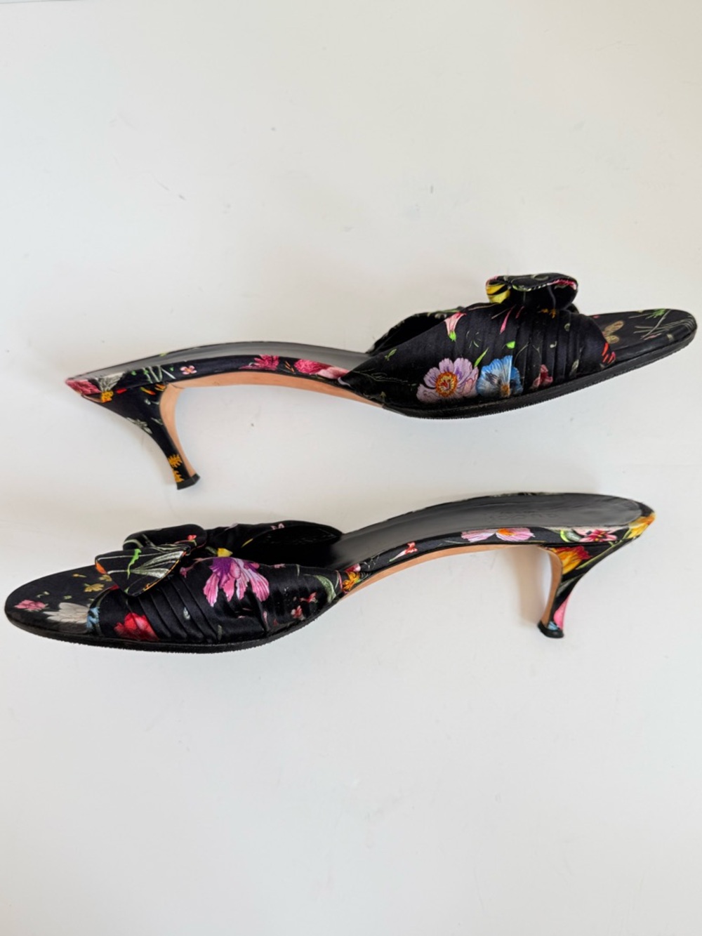 Gucci Flora Satin Bow Mule Heels Black Floral Sandals US 9.5 Vintage Y2K - Picture 5 of 9